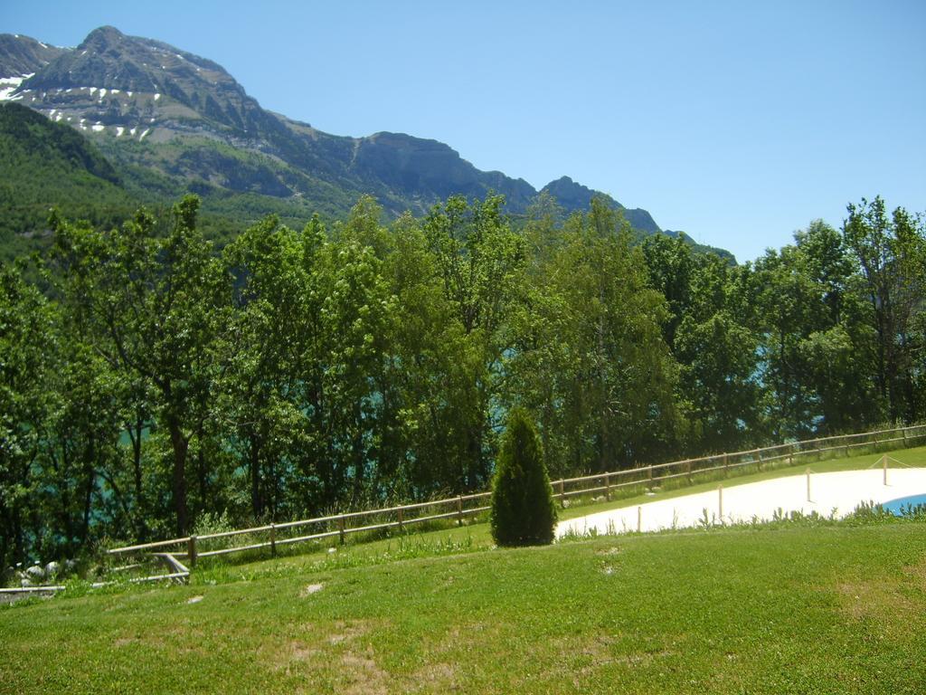 Aparthotel Bubal El Pueyo de Jaca Extérieur photo