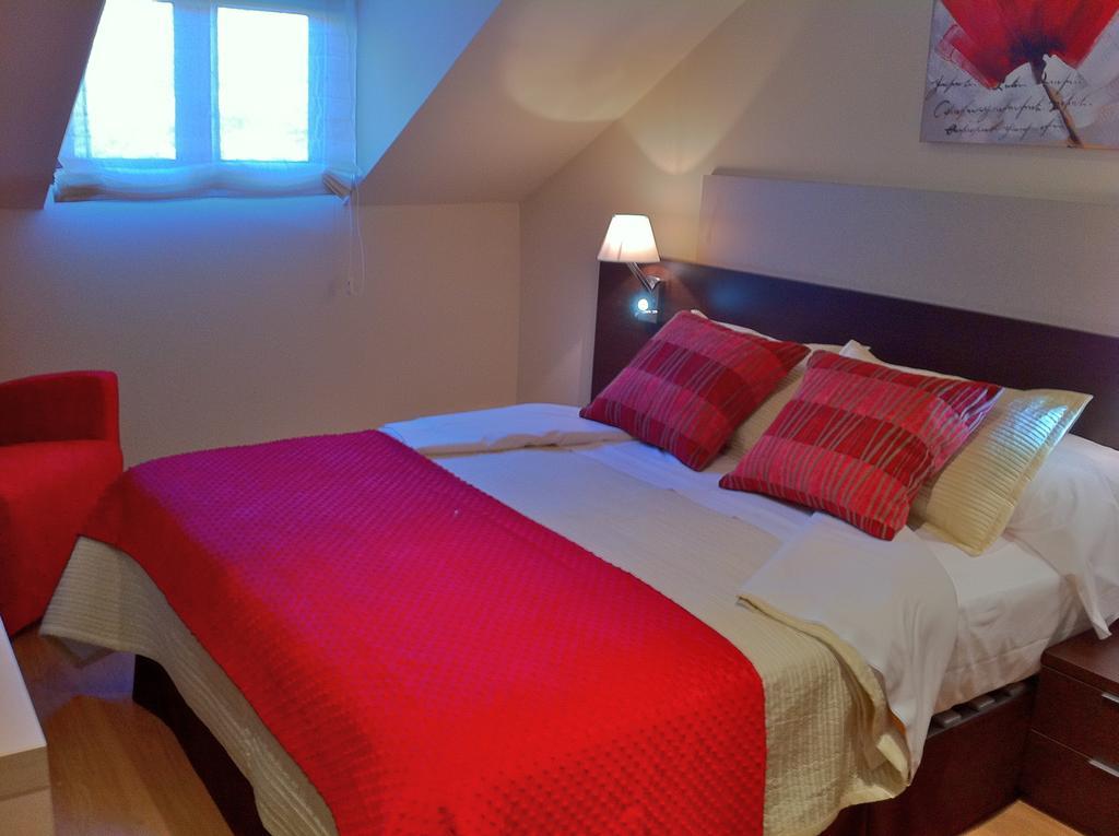 Aparthotel Bubal El Pueyo de Jaca Chambre photo